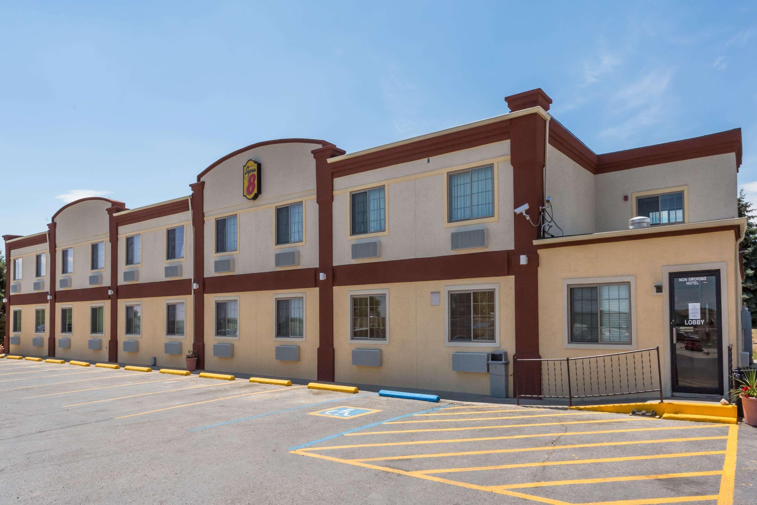 Super 8 By Wyndham Douglas Ngoại thất bức ảnh