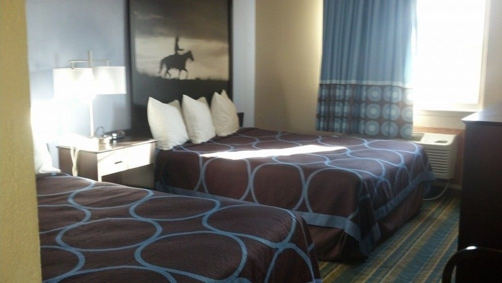 Super 8 By Wyndham Douglas Ngoại thất bức ảnh